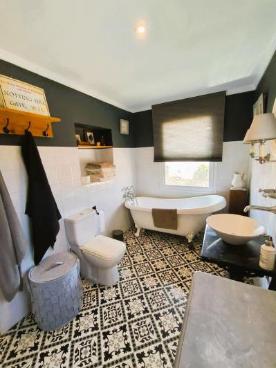 Image No.15-3 Bed Townhouse for sale