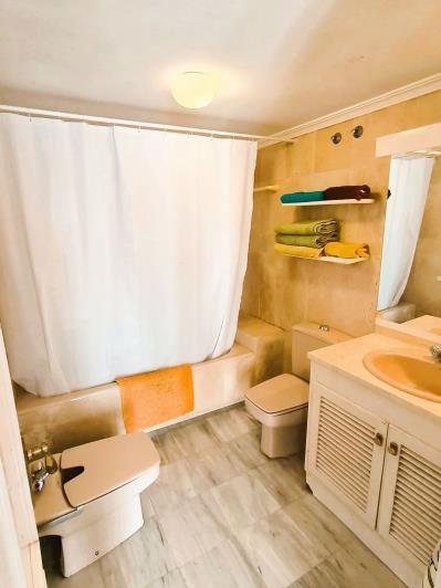 Image No.18-3 Bed Townhouse for sale