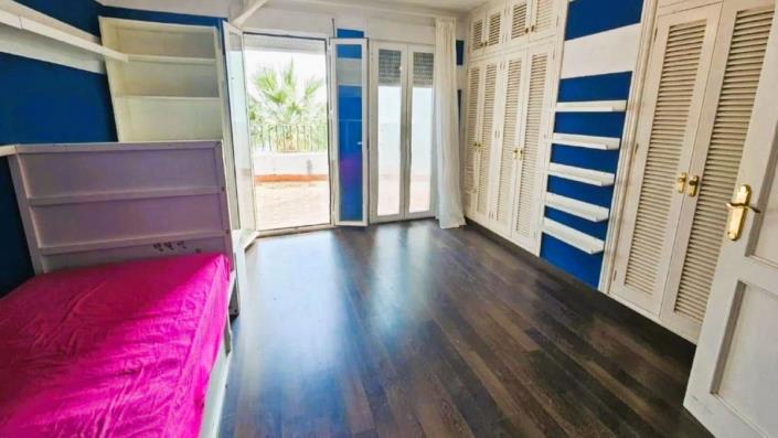 Image No.22-3 Bed Townhouse for sale