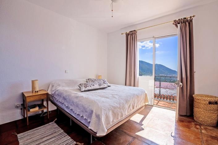 Image No.3-3 Bed Apartment for sale