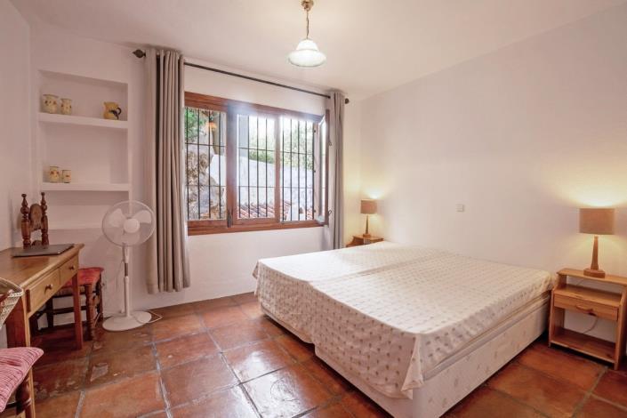 Image No.23-3 Bed Apartment for sale