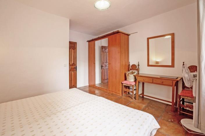 Image No.24-3 Bed Apartment for sale