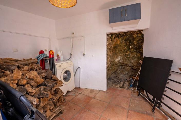 Image No.27-3 Bed Apartment for sale