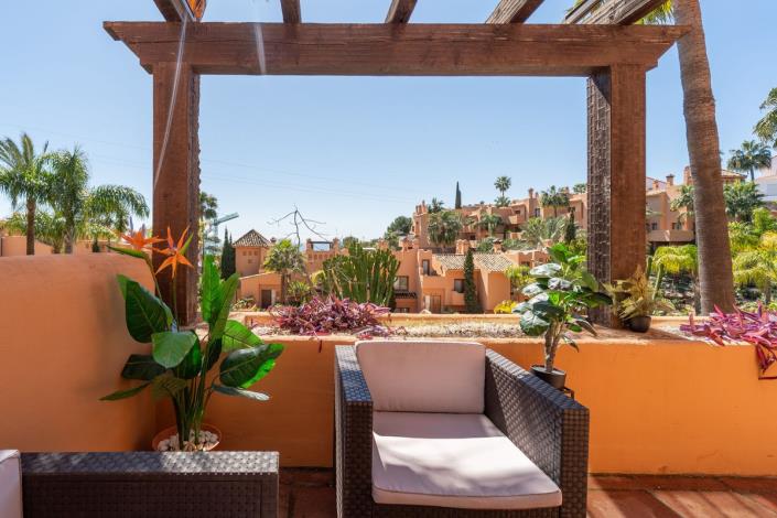 Image No.4-6 Bed Townhouse for sale