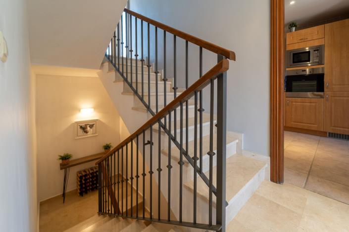 Image No.38-6 Bed Townhouse for sale