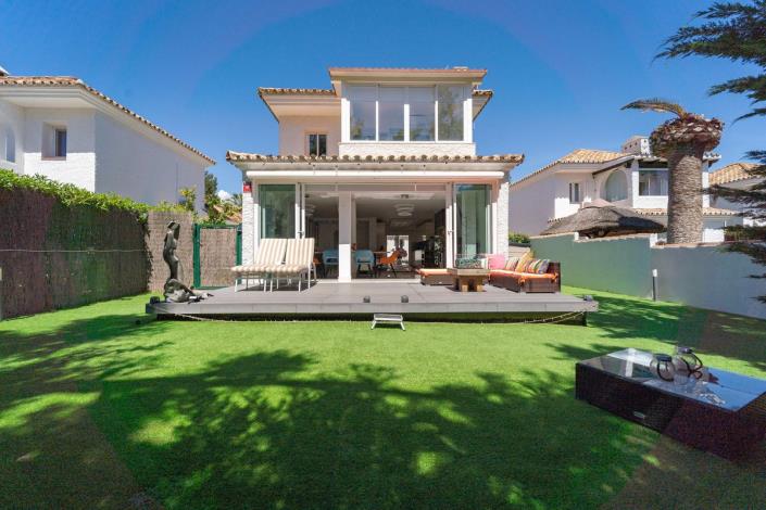 Image No.1-3 Bed Villa for sale
