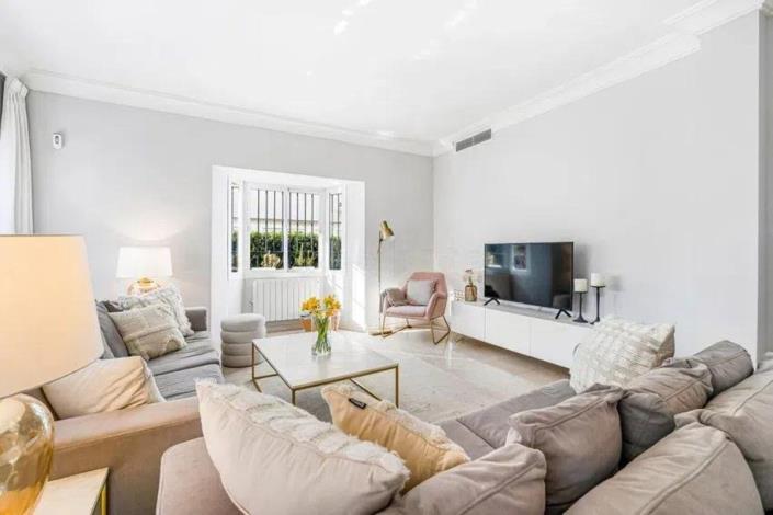 Image No.4-5 Bed Townhouse for sale