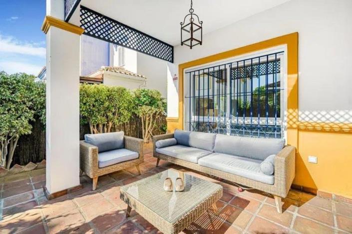 Image No.8-5 Bed Townhouse for sale