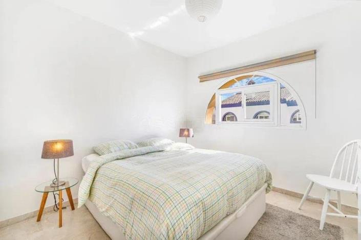 Image No.19-5 Bed Townhouse for sale