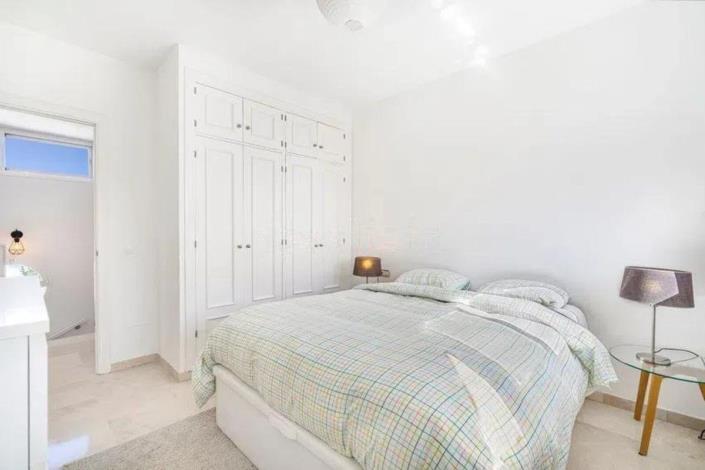 Image No.20-5 Bed Townhouse for sale