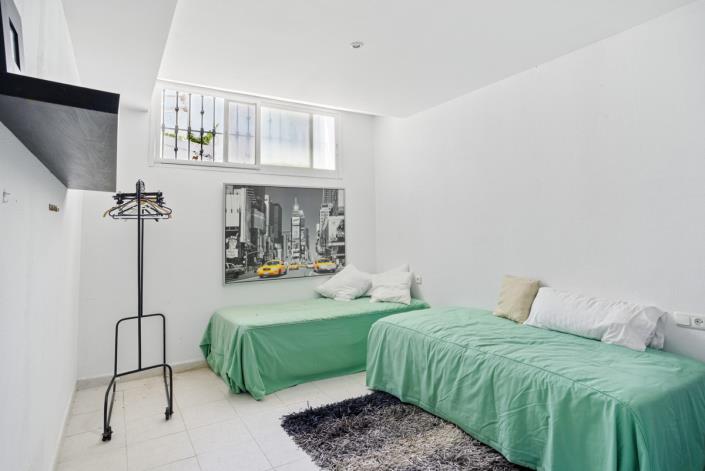 Image No.14-3 Bed Apartment for sale