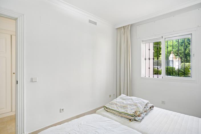 Image No.18-3 Bed Apartment for sale