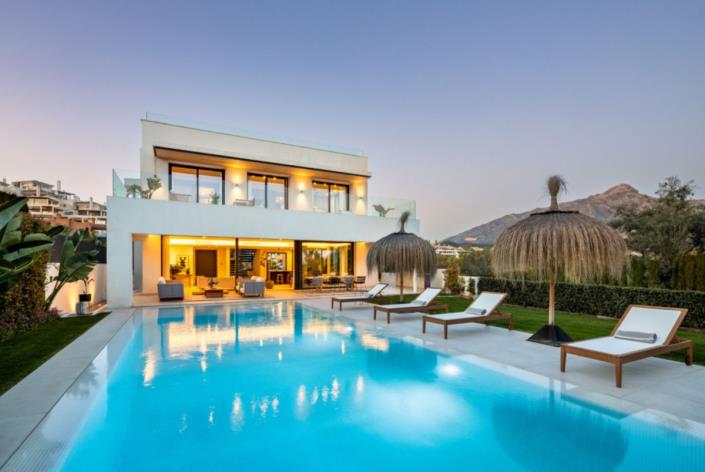 Image No.1-5 Bed Villa / Detached for sale