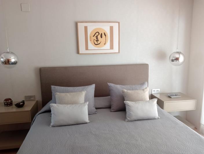 Image No.14-4 Bed Townhouse for sale