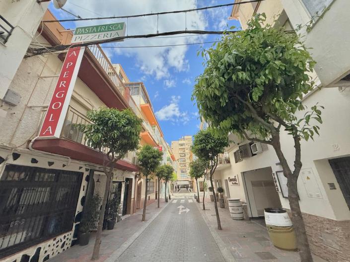 Image No.12-3 Bed Apartment for sale