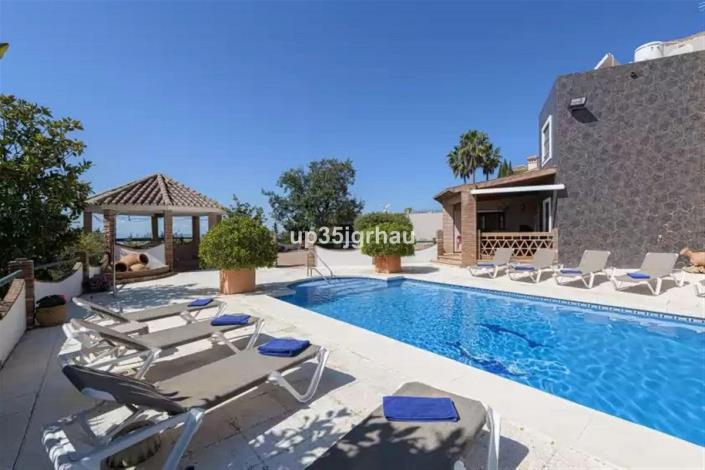 Image No.4-Villa / Détaché de 6 chambres à vendre à Estepona