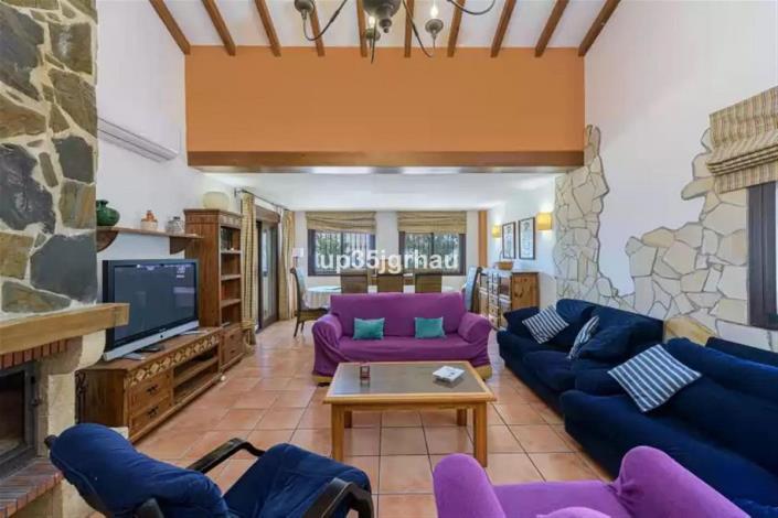 Image No.6-Villa / Détaché de 6 chambres à vendre à Estepona