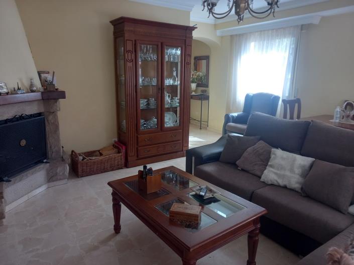 Image No.2-4 Bed Semi-Detached for sale