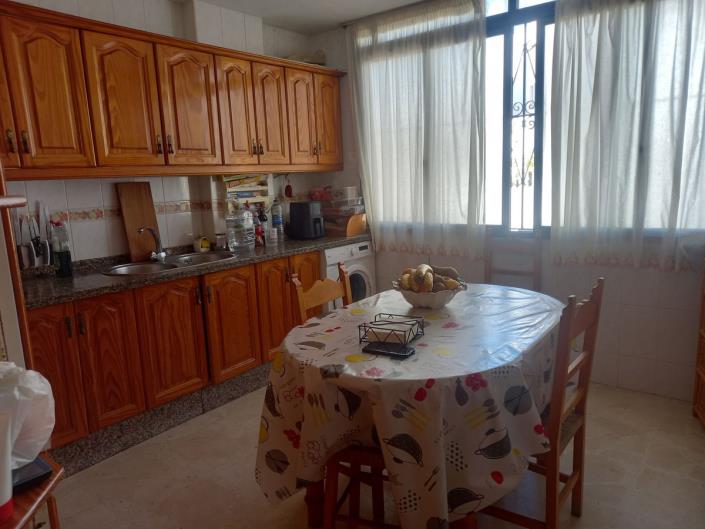 Image No.4-4 Bed Semi-Detached for sale