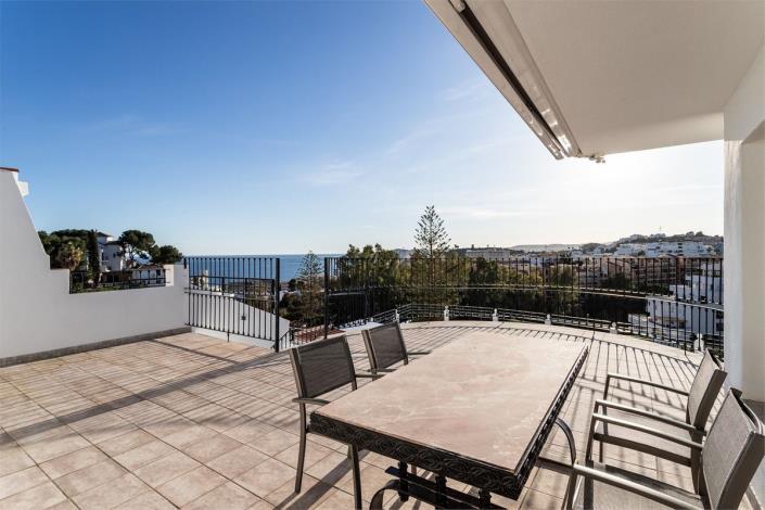 Image No.9-6 Bed Villa / Detached for sale