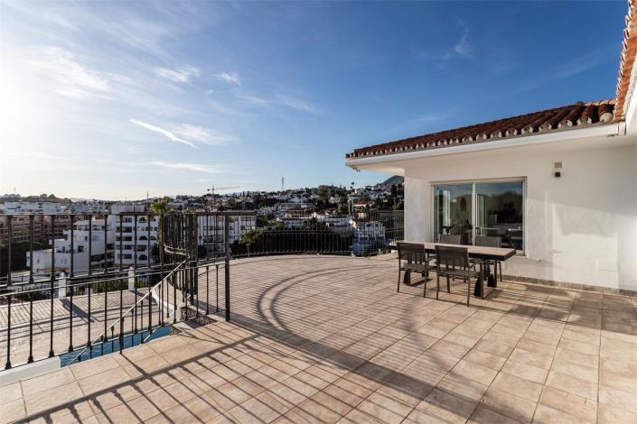 Image No.10-6 Bed Villa / Detached for sale