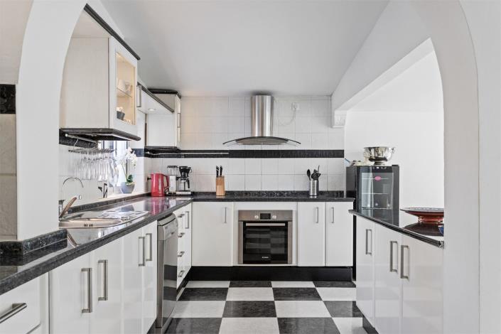 Image No.14-6 Bed Villa / Detached for sale