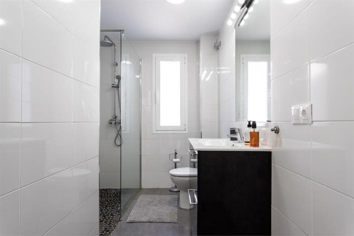 Image No.31-6 Bed Villa / Detached for sale