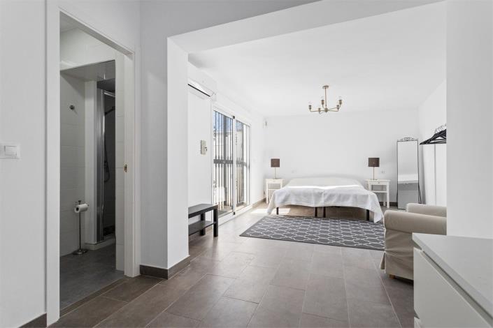 Image No.32-6 Bed Villa / Detached for sale