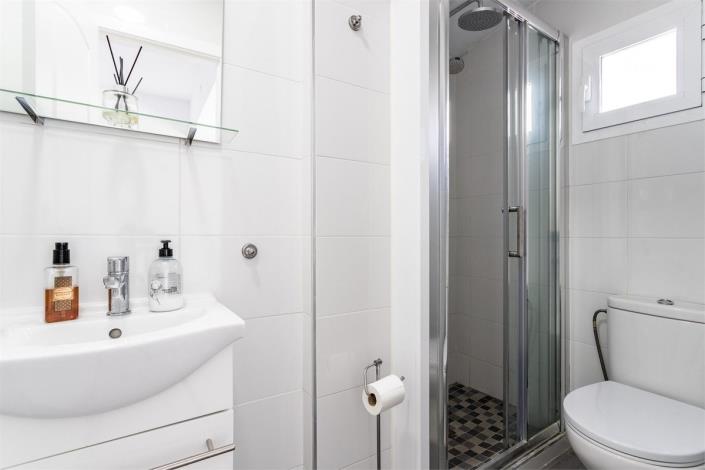 Image No.33-6 Bed Villa / Detached for sale