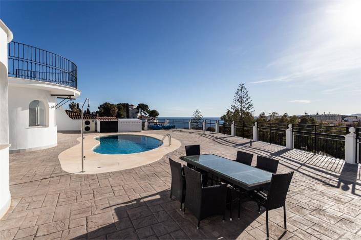 Image No.41-6 Bed Villa / Detached for sale