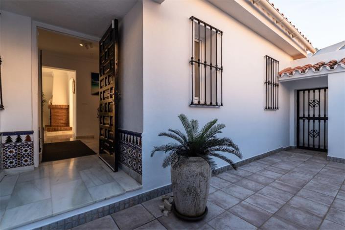 Image No.47-6 Bed Villa / Detached for sale