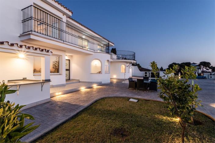 Image No.54-6 Bed Villa / Detached for sale