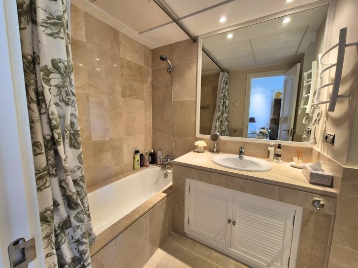 Image No.18-2 Bed Apartment for sale