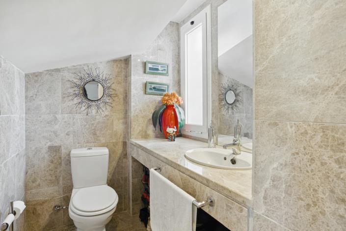 Image No.27-3 Bed Townhouse for sale