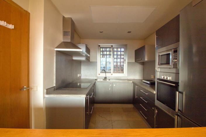 Image No.10-4 Bed Townhouse for sale