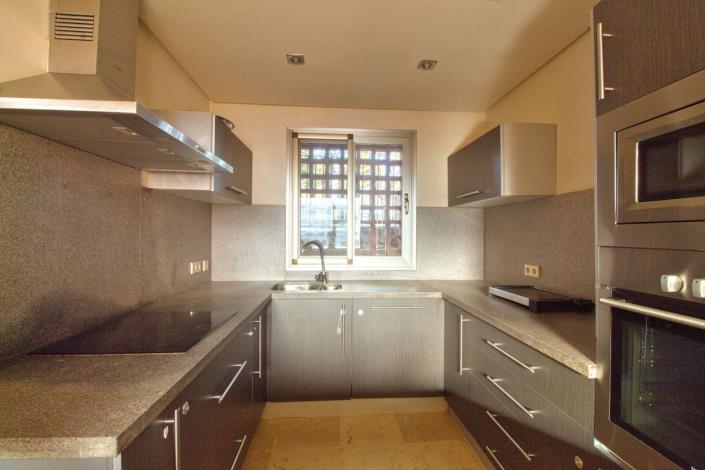 Image No.11-4 Bed Townhouse for sale