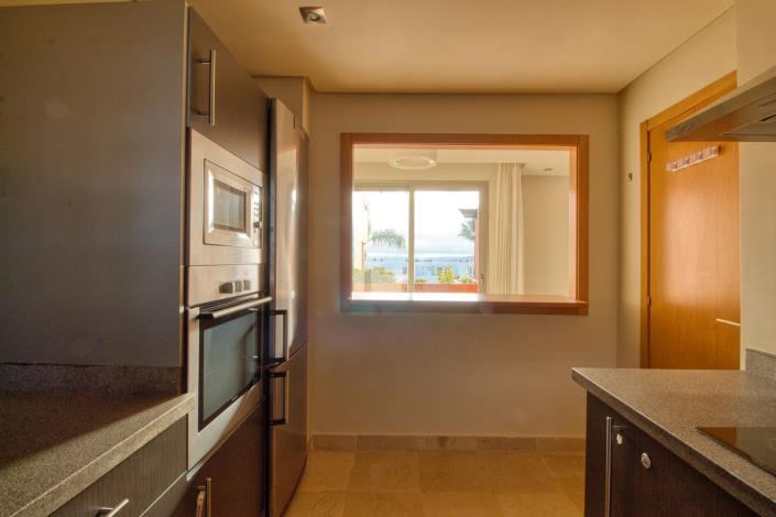 Image No.12-4 Bed Townhouse for sale