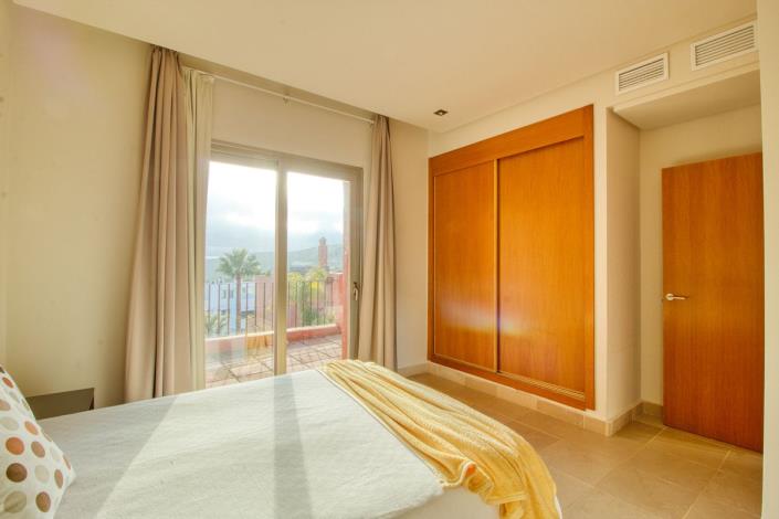 Image No.17-4 Bed Townhouse for sale