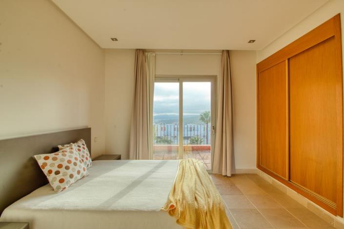 Image No.18-4 Bed Townhouse for sale