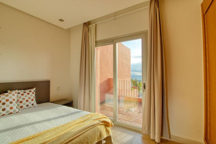 Image No.19-4 Bed Townhouse for sale