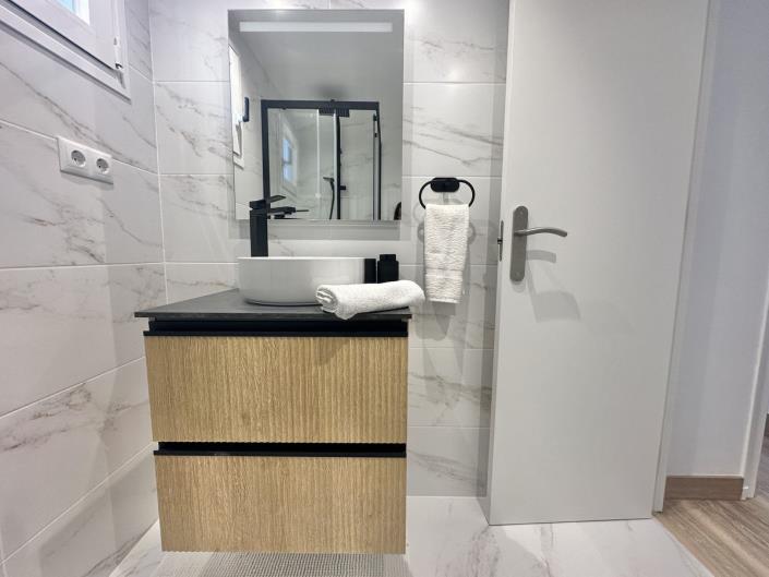 Image No.24-2 Bed Apartment for sale