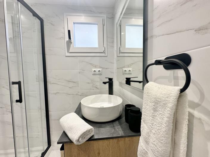 Image No.25-2 Bed Apartment for sale