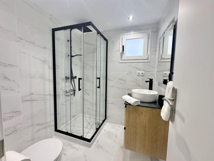 Image No.26-2 Bed Apartment for sale