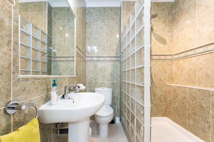 Image No.18-3 Bed Villa / Detached for sale