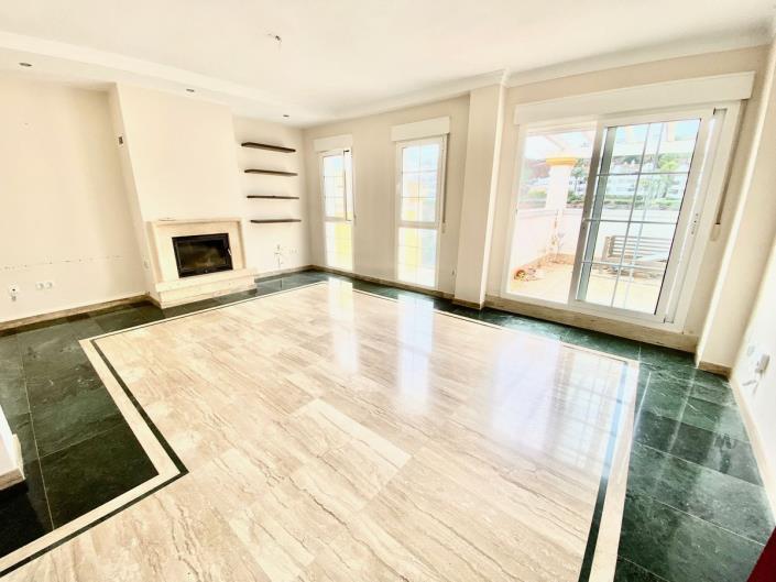 Image No.5-3 Bed Townhouse for sale