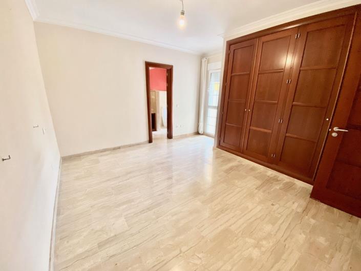 Image No.11-3 Bed Townhouse for sale