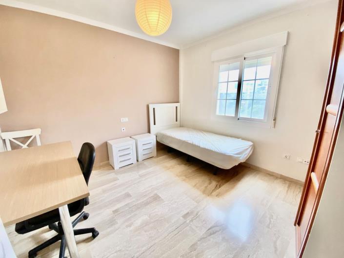 Image No.15-3 Bed Townhouse for sale