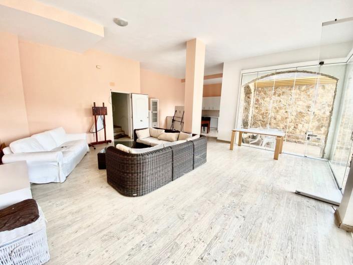 Image No.19-3 Bed Townhouse for sale