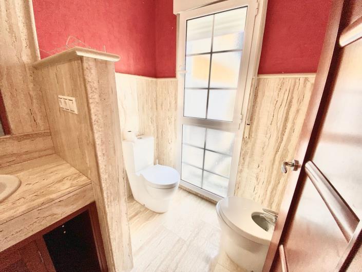 Image No.24-3 Bed Townhouse for sale