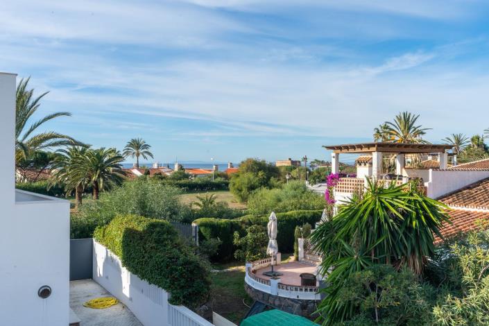 Image No.2-4 Bed Villa for sale